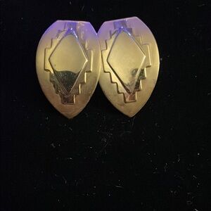 Gold tone southwestern style Geometric pierced Earrings